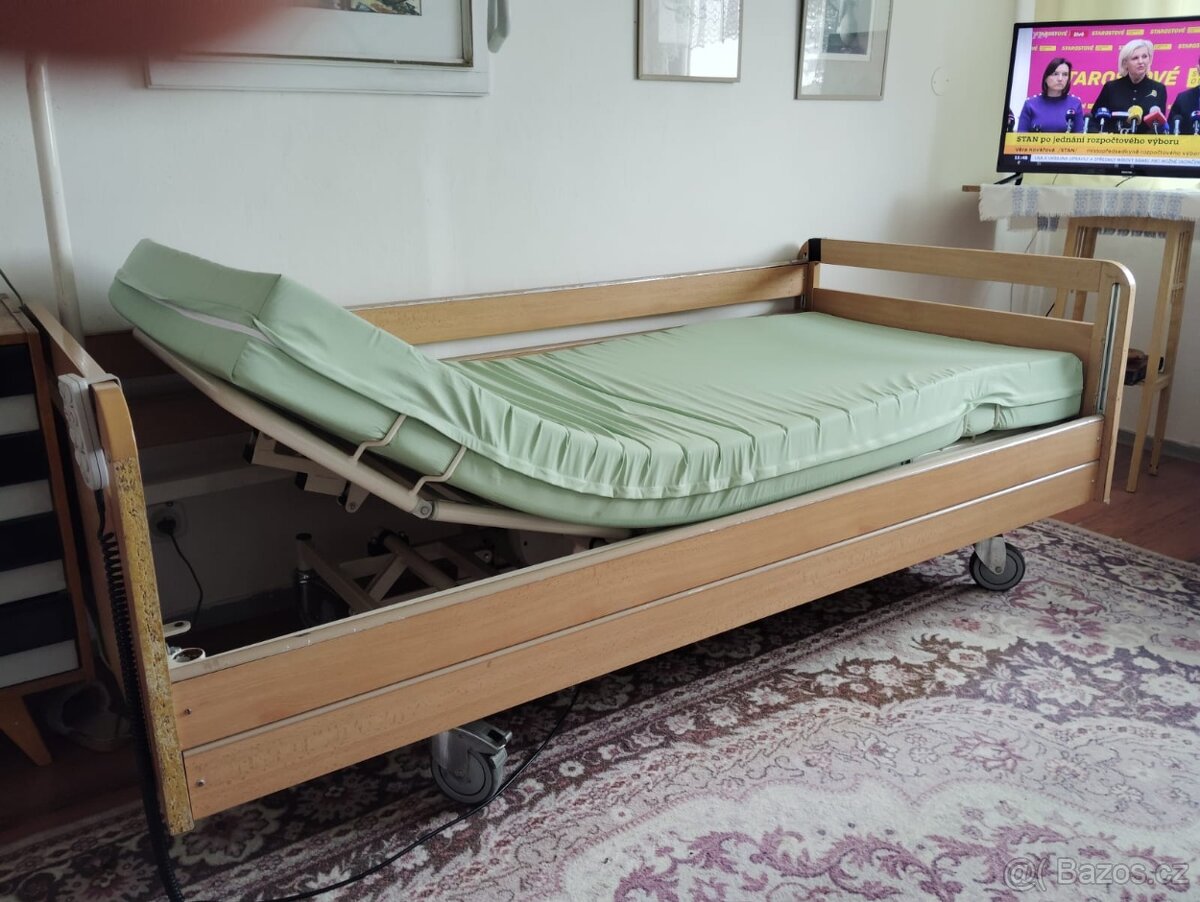 Polohovací zdravotní postel