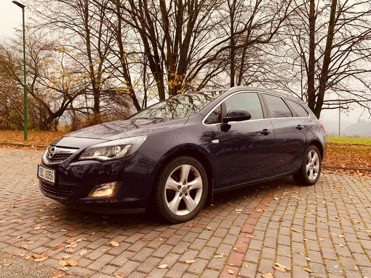 Prodám OPEL ASTRA J SPORTS TOURER 2.0 CDTI (118kW), 3/2011