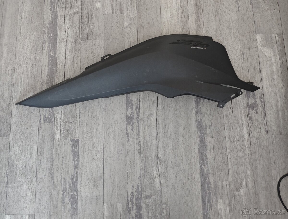 PRAVÝ Boční plast na Honda SH 17-19
