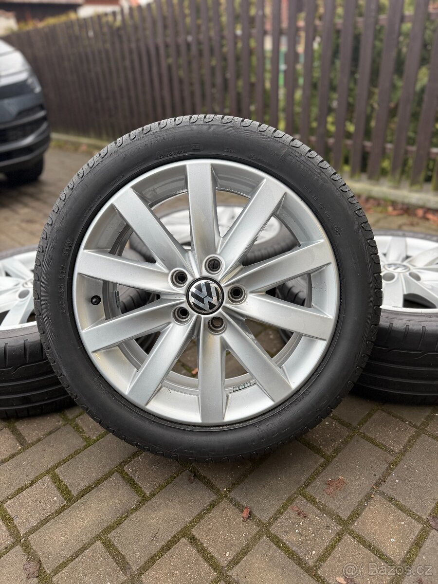ORIGINÁL Alu Volkswagen PORTO R17, 5x112 - TOP STAV
