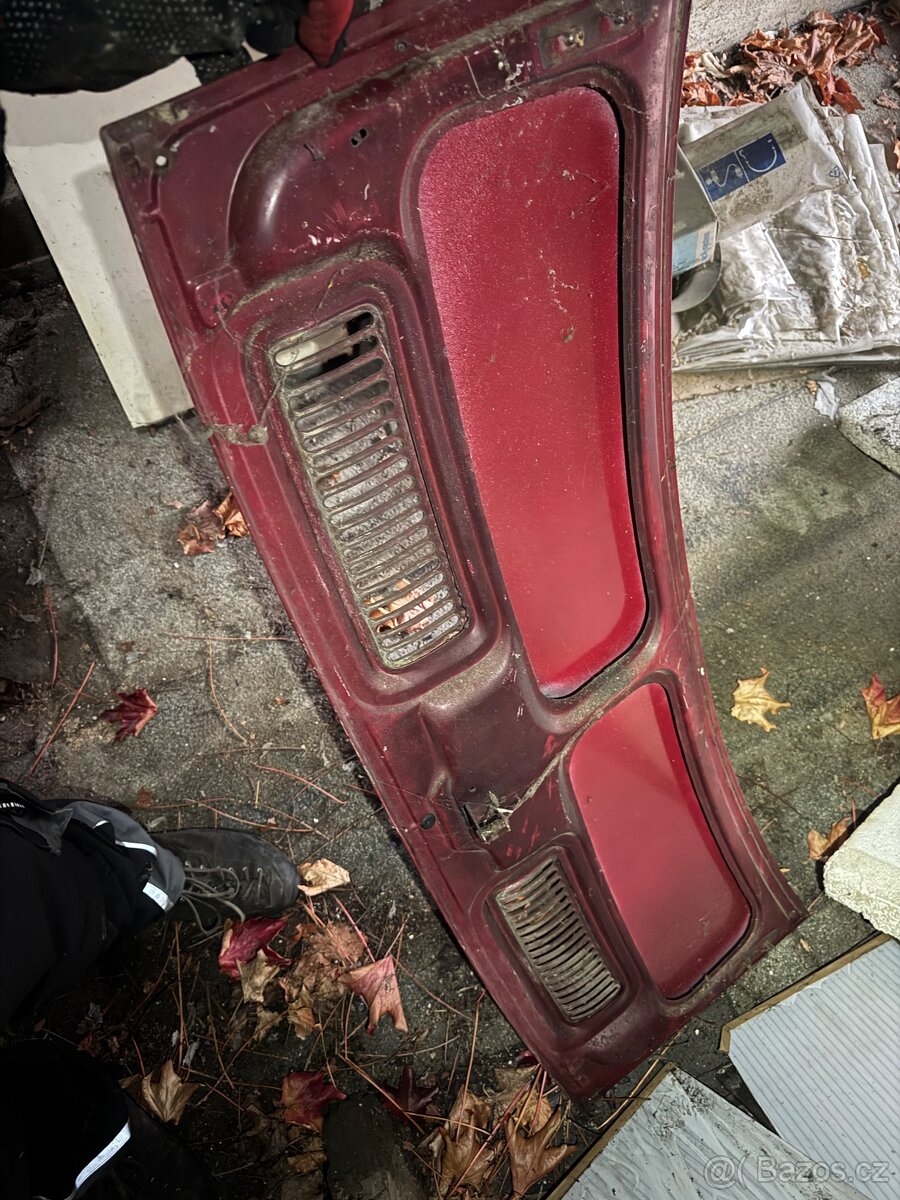 Zadní kapota Škoda Rapid 136