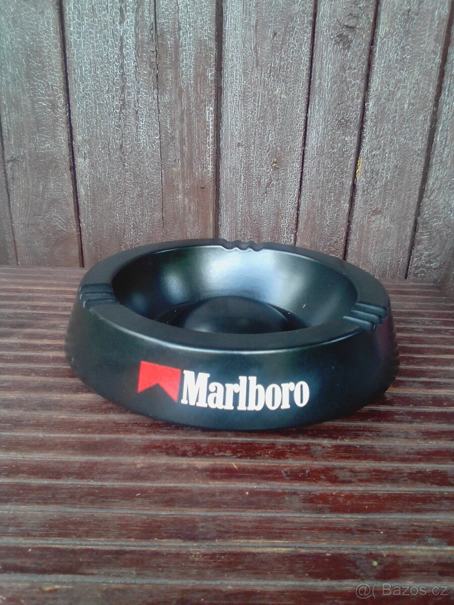 Popelník Marlboro, Budvar