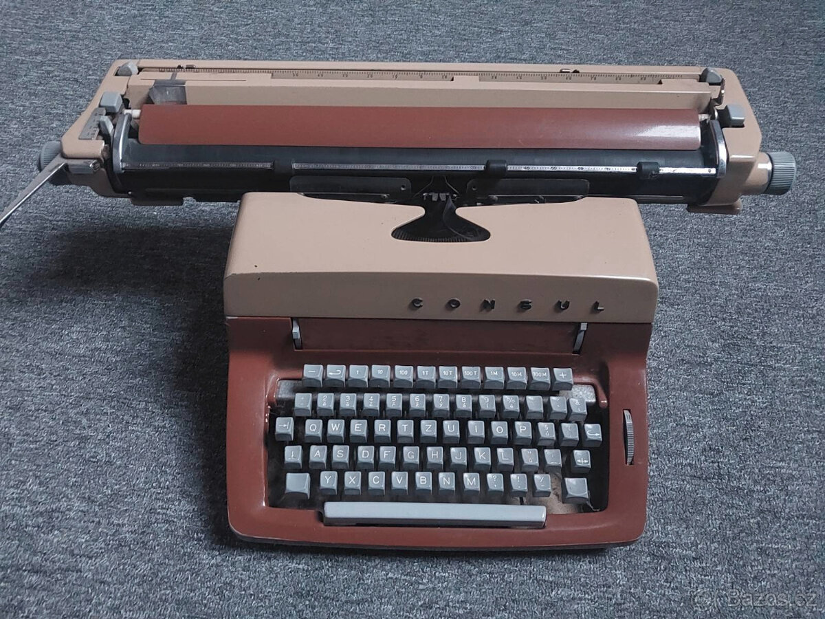 Veliký psací stroj Consul 203 - široký válec