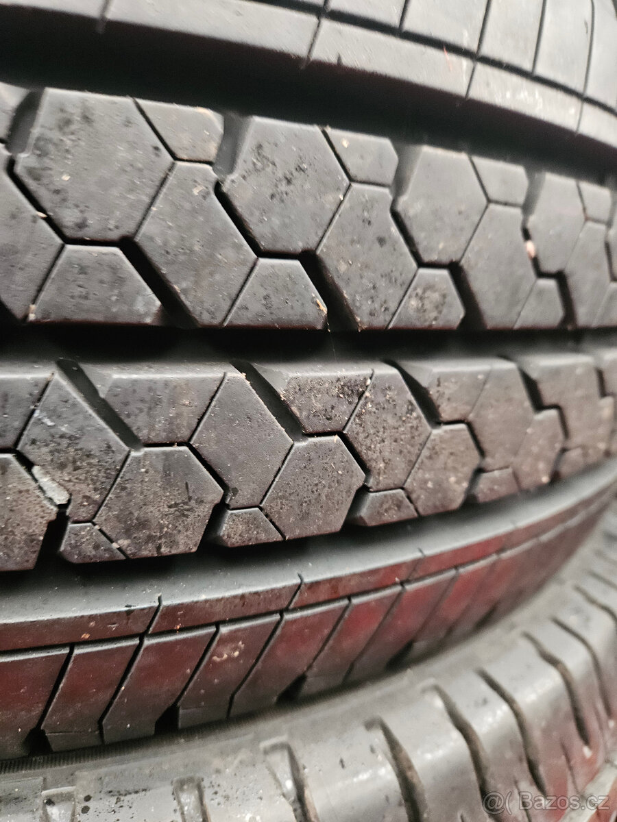 215/70R15C 109/107S Hectorra Van MATADOR