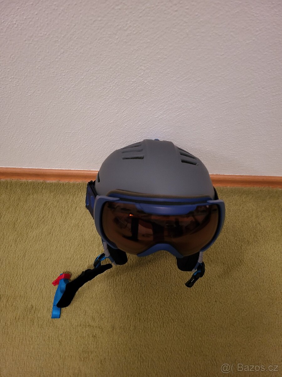 Helma Crivit s lyžařskými brýlemi