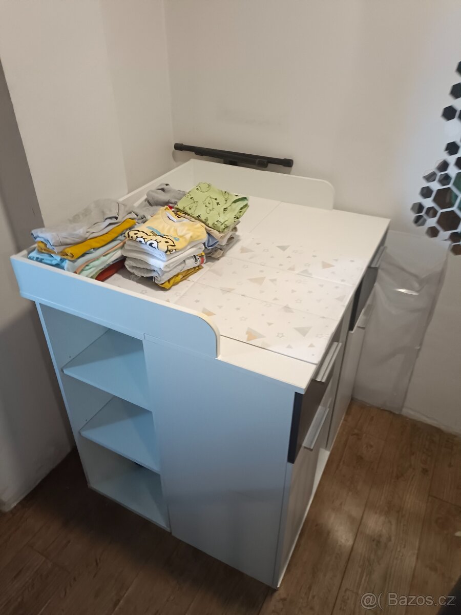 Přebalovací pult