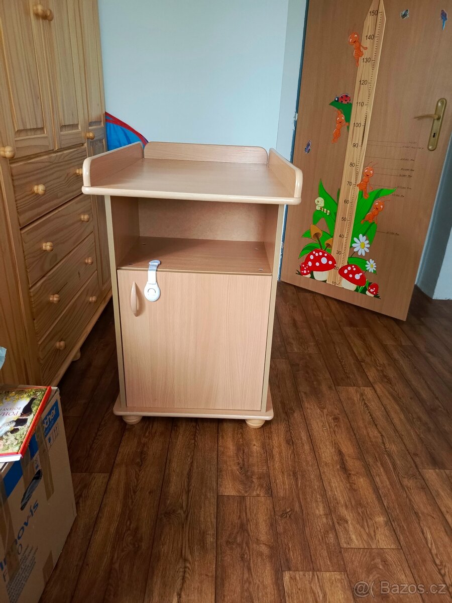 Přebalovací komoda
