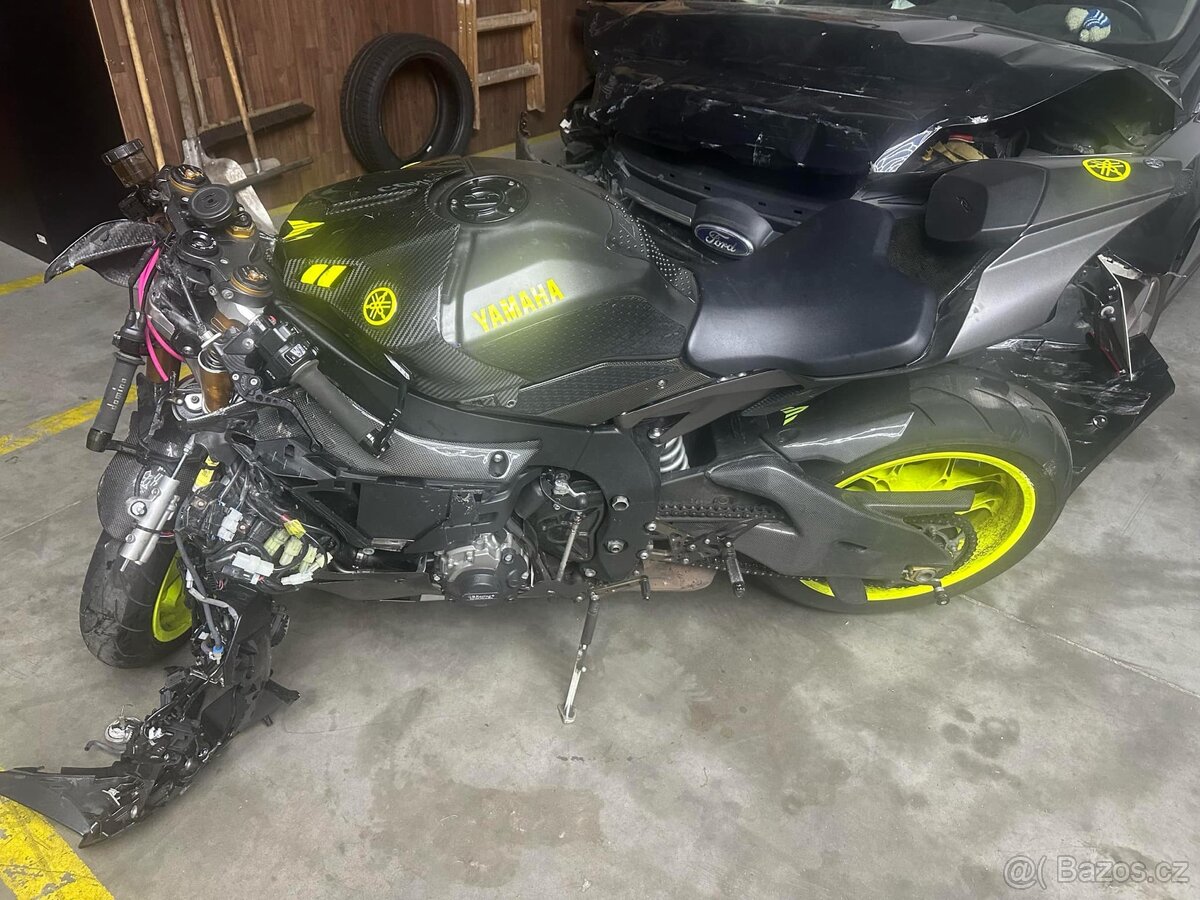 Yamaha R1