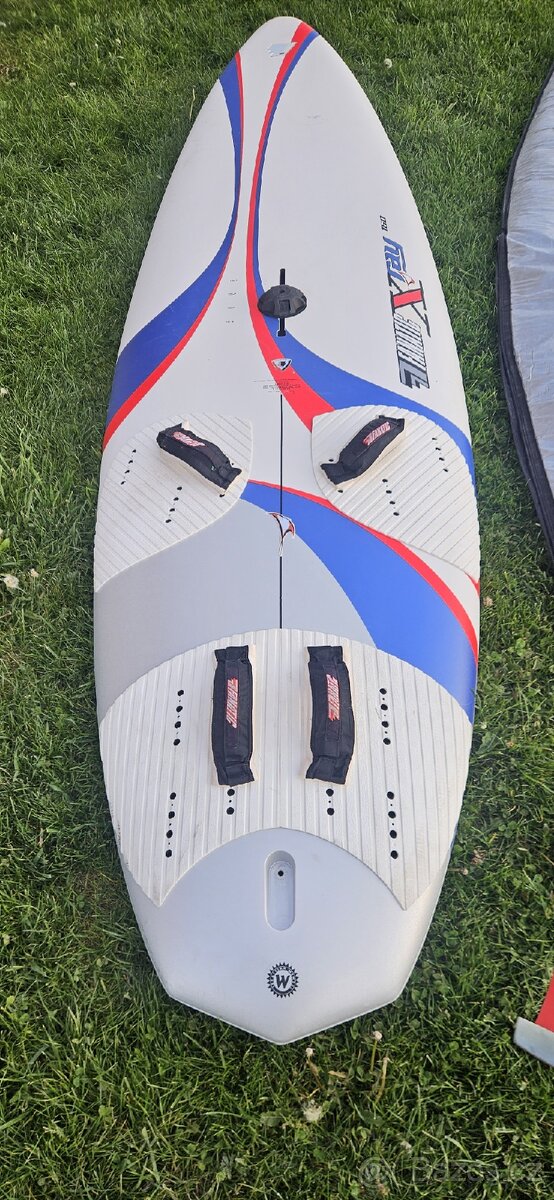 Windsurfing plovák Fanatic xray 150