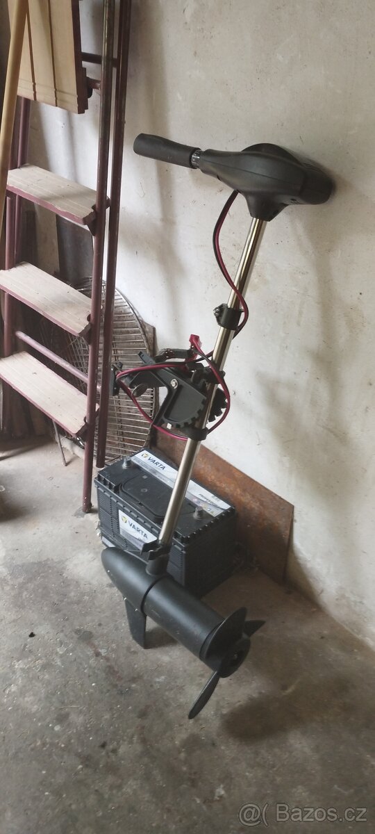 Lodní elektromotor nepoužívaný