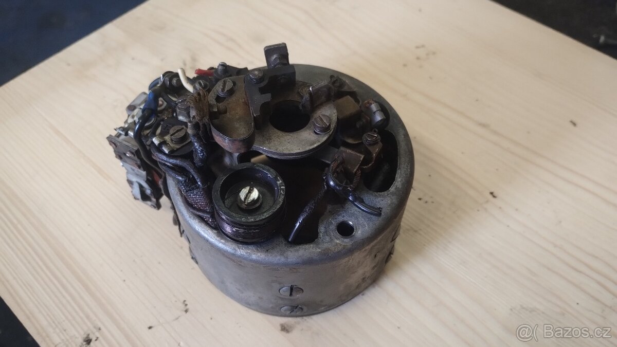 Jawa Pérák 250 dynamo