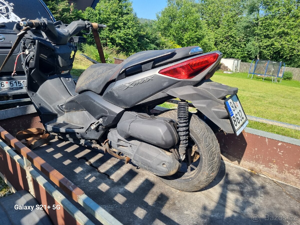 Yamaha x-max 125