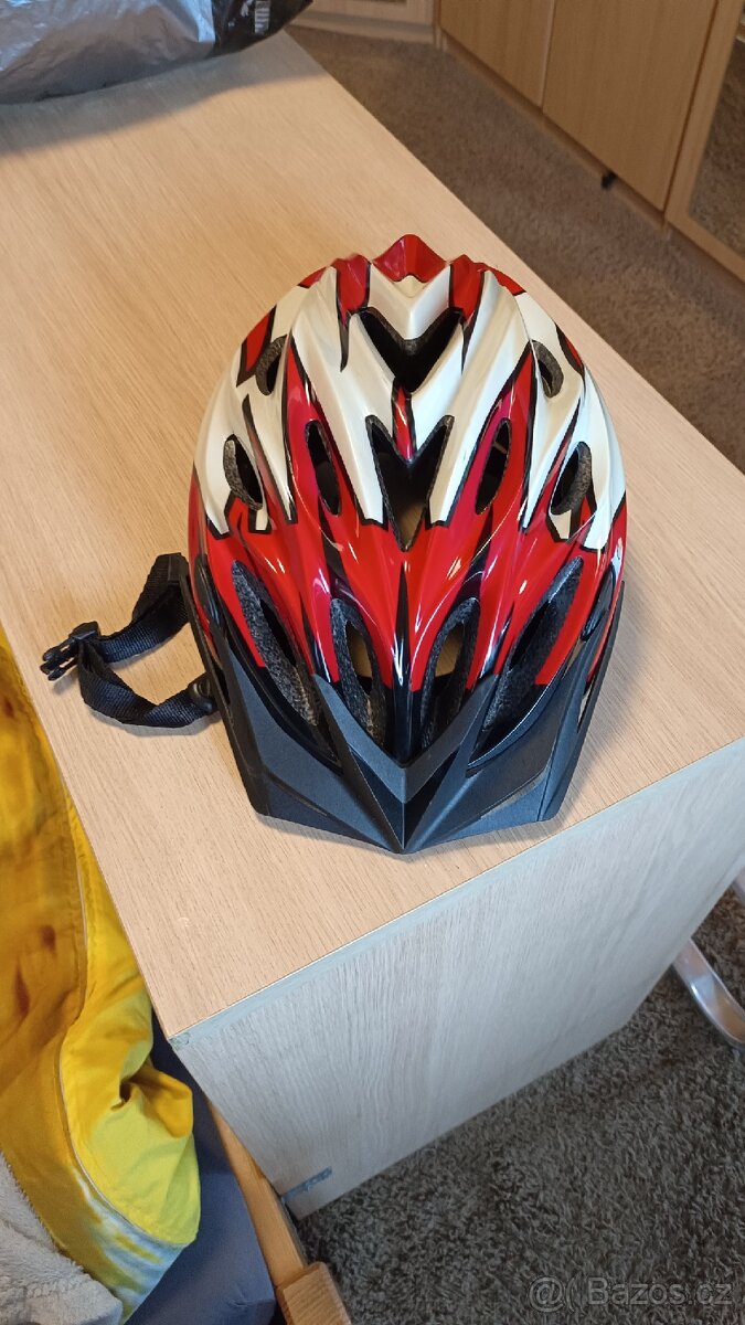 Cyklistická helma