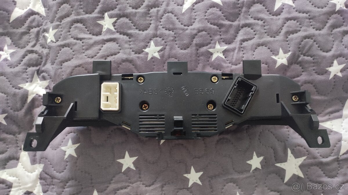 Fiat Punto středový panel