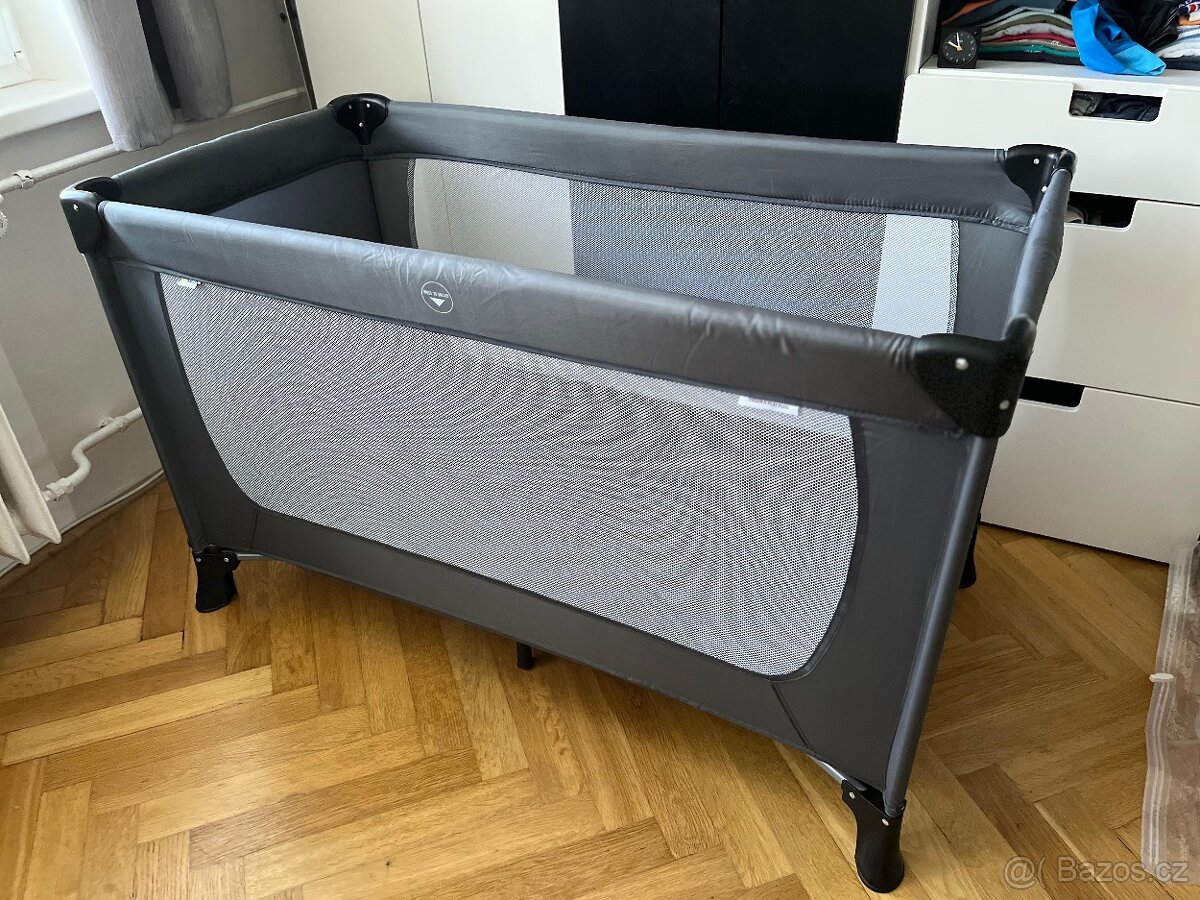 Cestovní postýlka