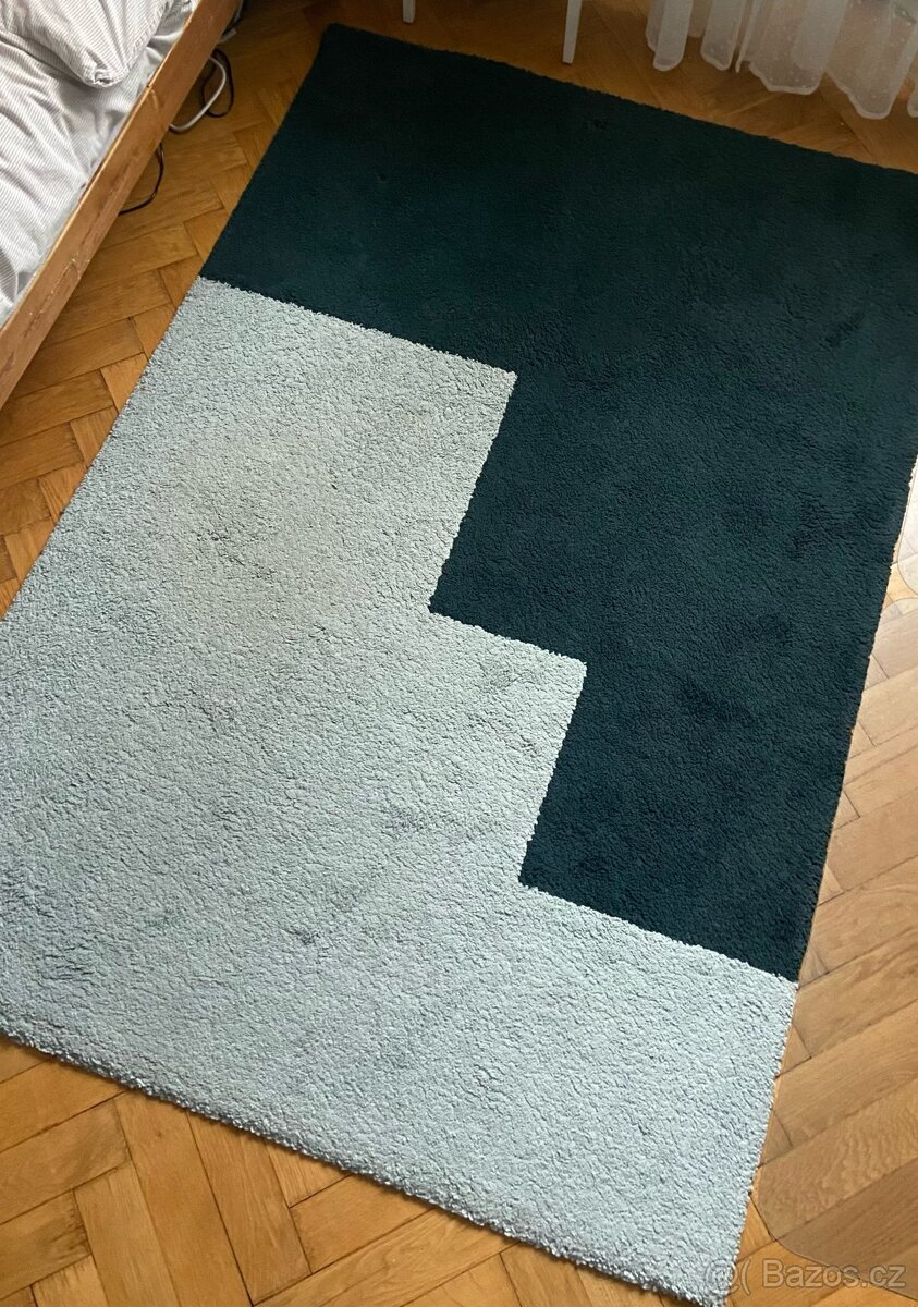 koberec ikea tmavě / světle modrý, geometrický
