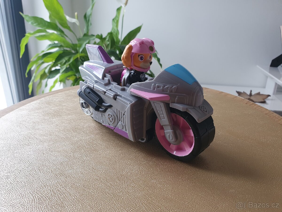 Moto pups Skye tlapková patrola