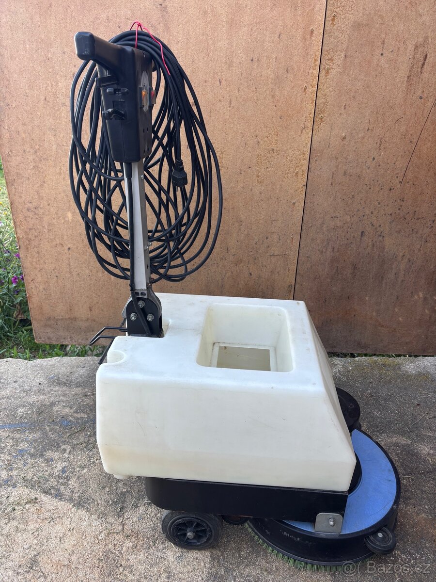 Myci stroj Numatic