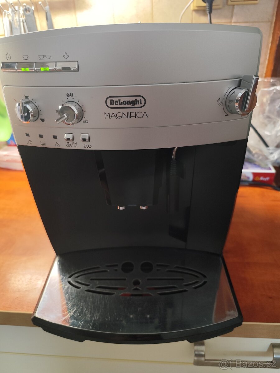 Prodám automatický kávovar DeLonghi ESAM 02.110
