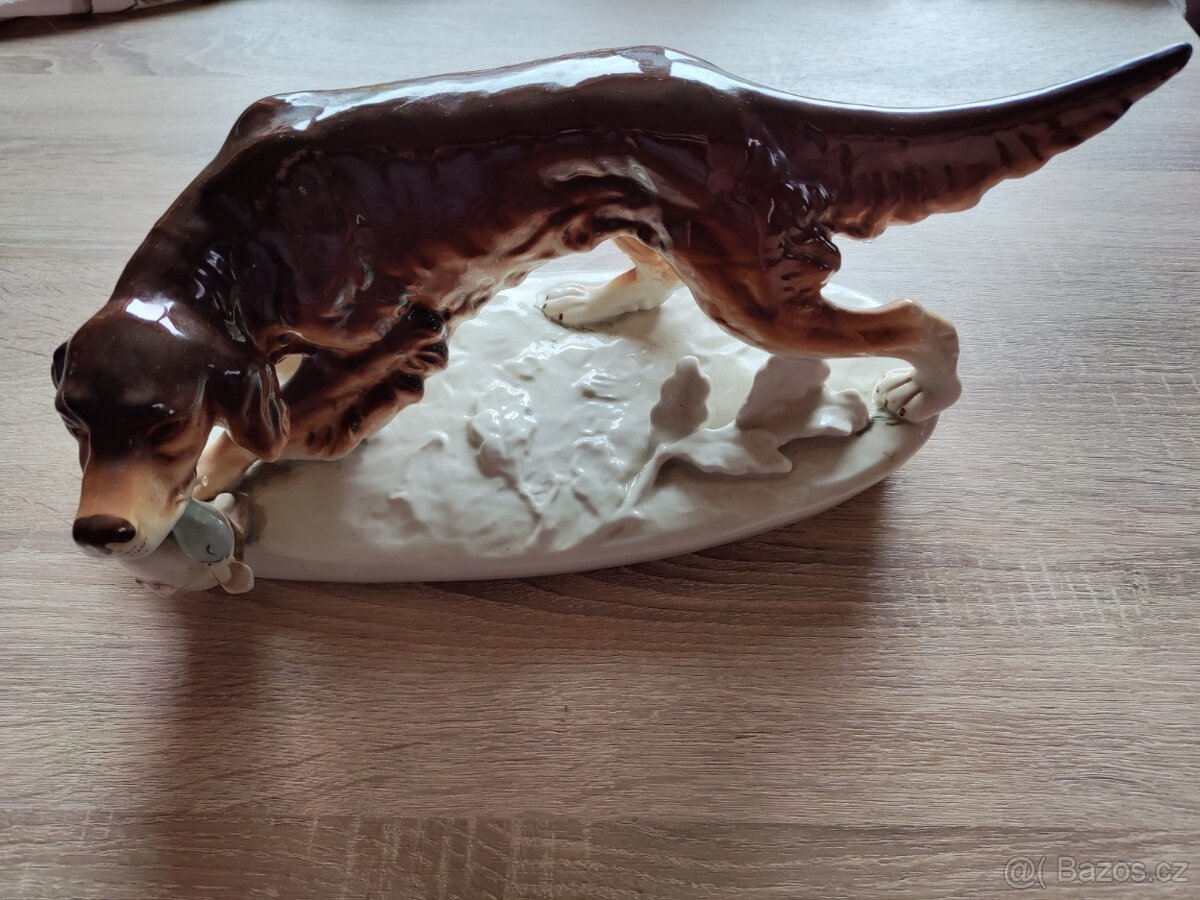 Socha Lovecký pes s kachnou Royal DUX Czechoslovakia