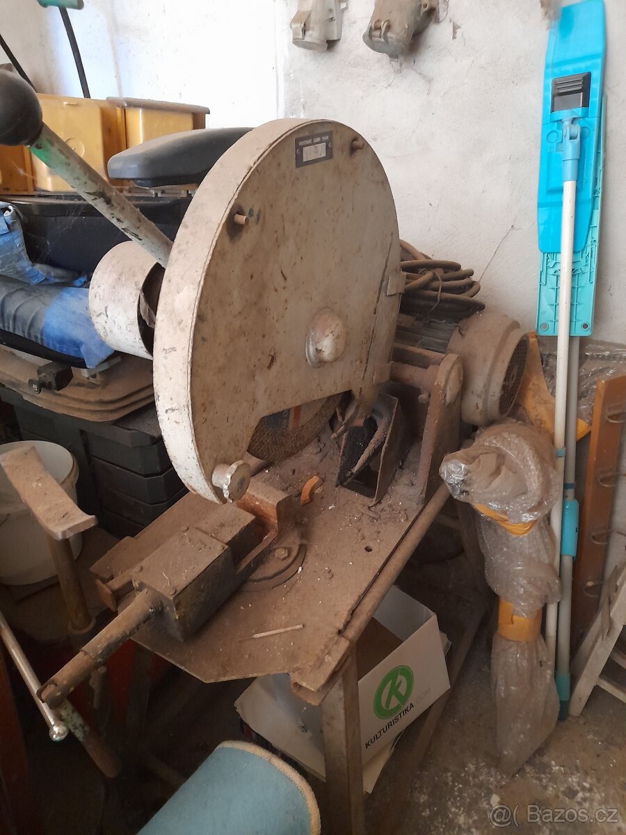 Rozbrušovací pila na kov