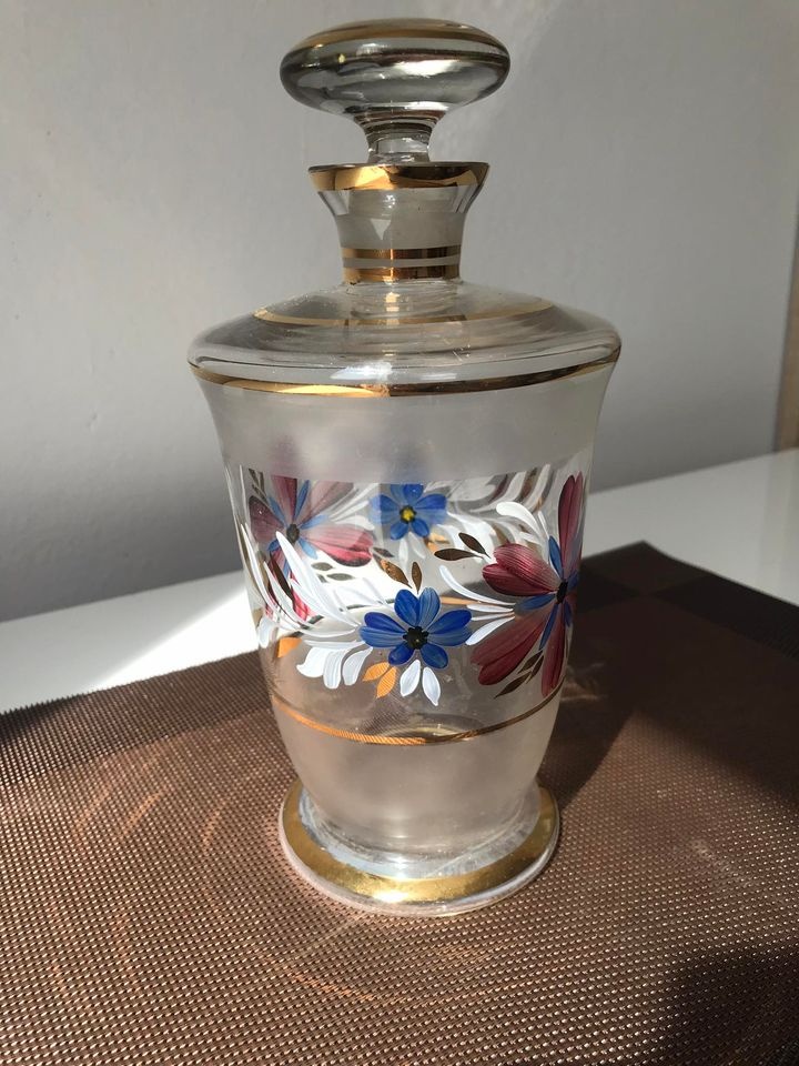 Starožitná karafa a duální skleničky ručně malované