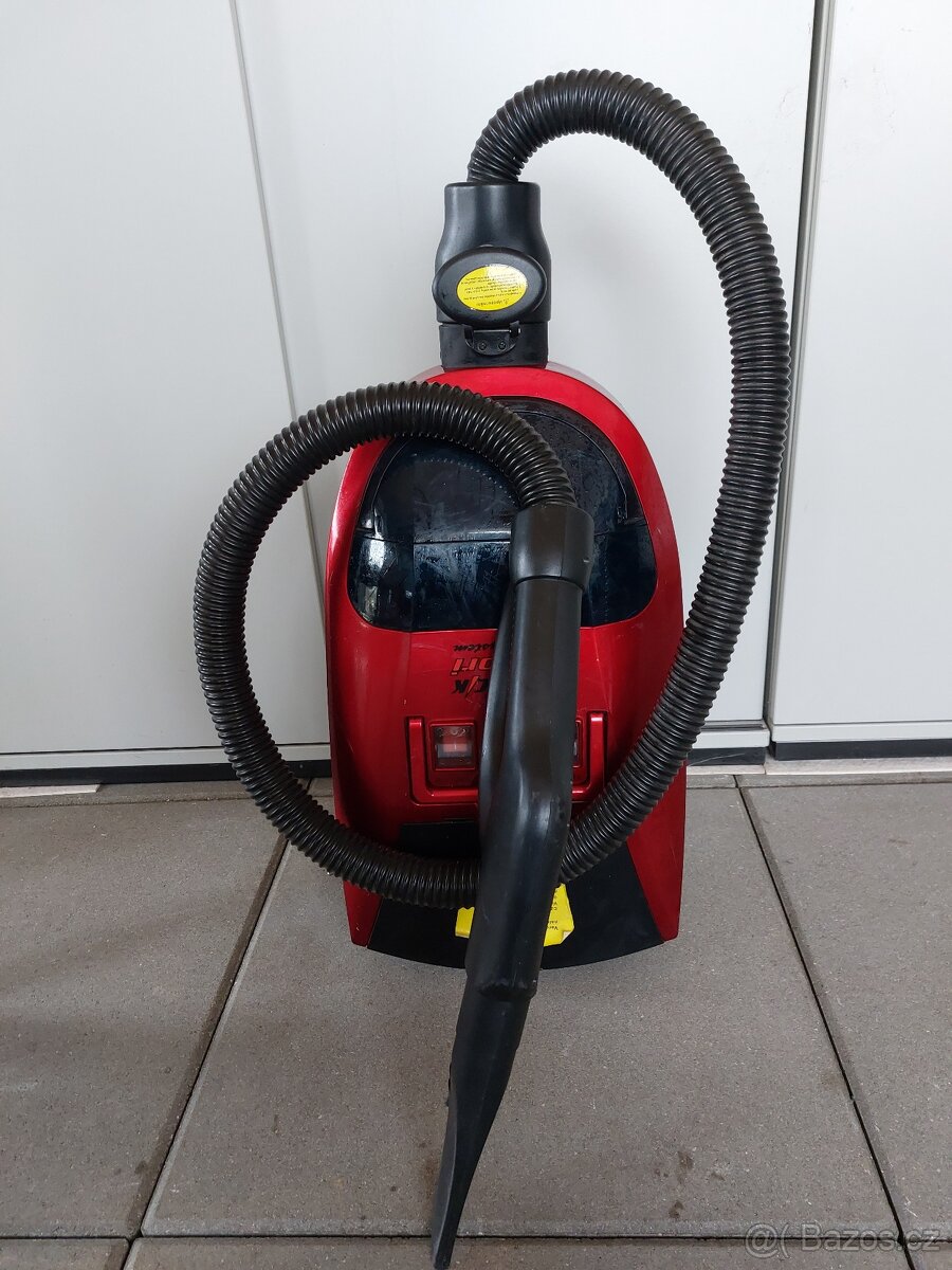 Vysavač a parní čistič