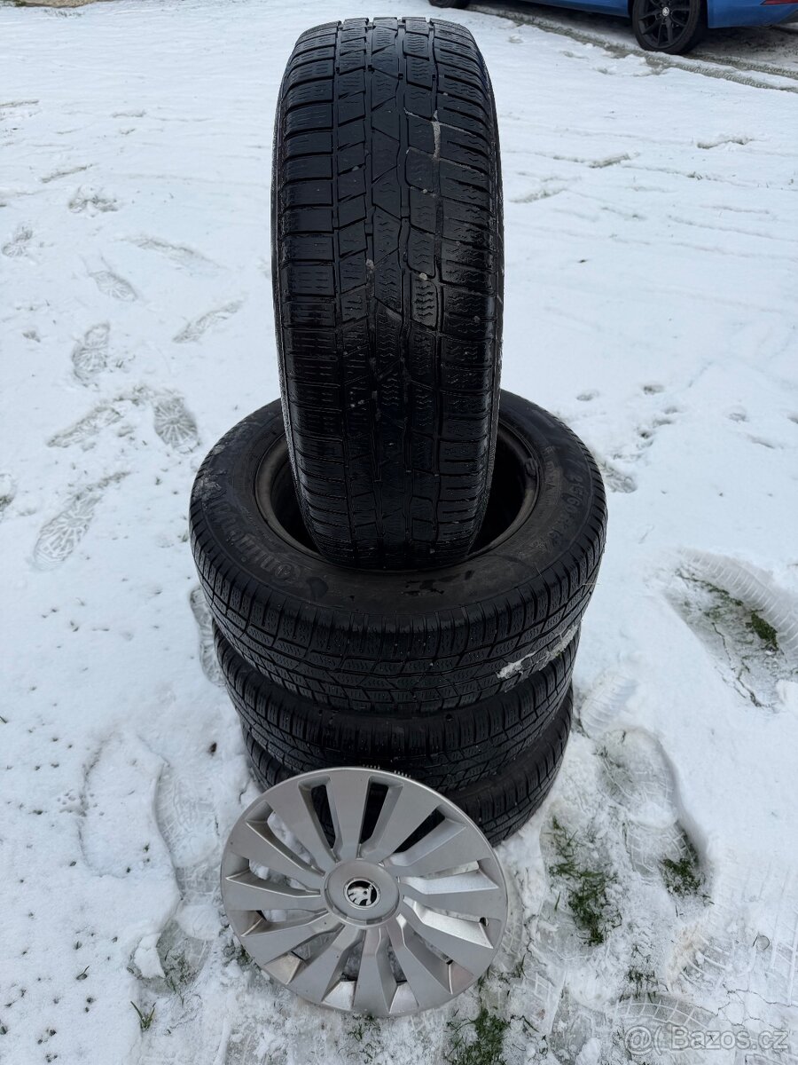 Prodám zimní pneu 215 60 R16 Continental s disky