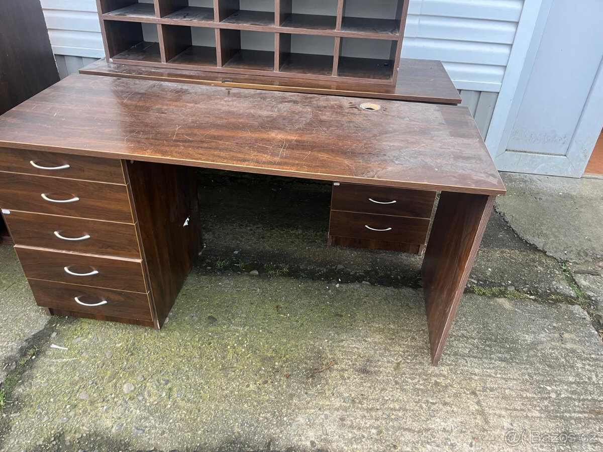 Použitý kancelářský nábytek