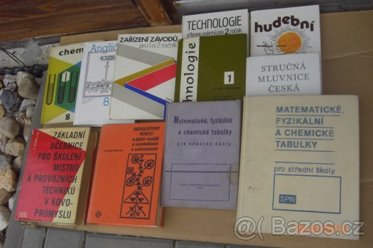 Učebnice a odborné knihy.