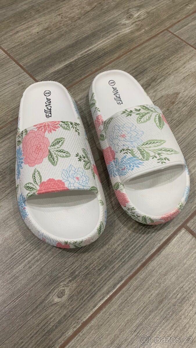 dámské pantofle vel.40/41 (nazouváky) zn.Elle Nor
