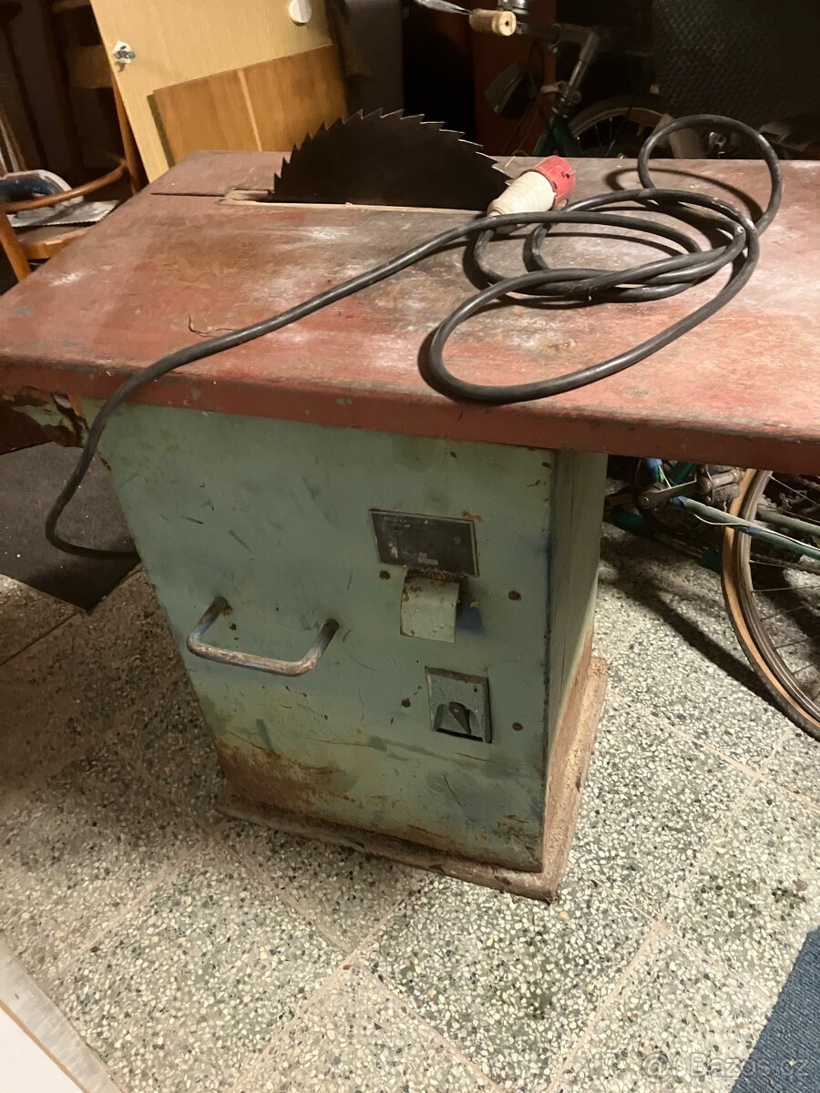 Prodám stolní pilu