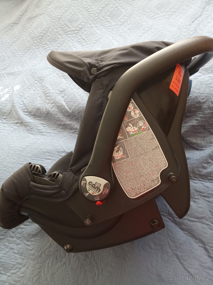 Přenosnou autosedačku