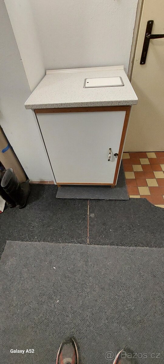 Robot uks skřínkový