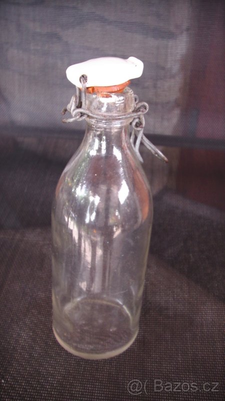 Starou flašku, lahev  s porcelánovým uzávěrem