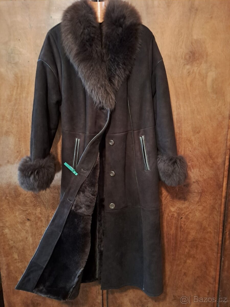 Kožešinový kabát dámský