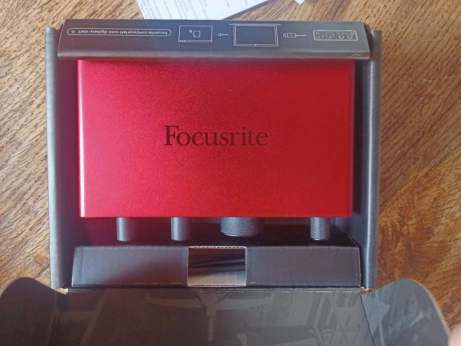 Focusrite scarlett solo + Behringer TUBEULTRAGAIN MIC500USB