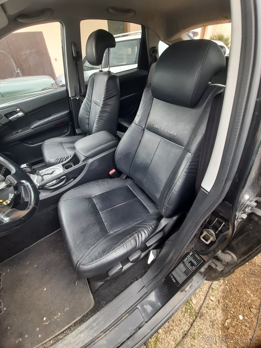 Sedačky kožené, manuální ssangyong actyon