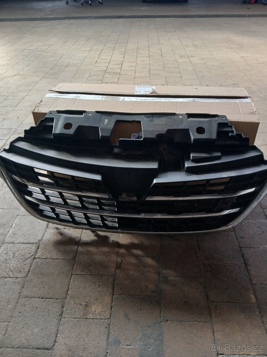 Maska renault trafic 623109221R