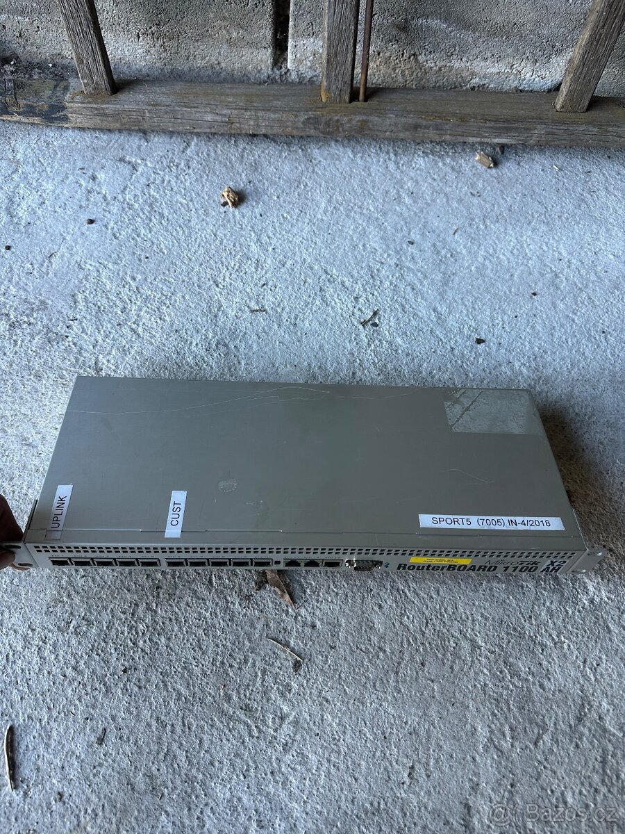 MikroTik routerboard 1100x2