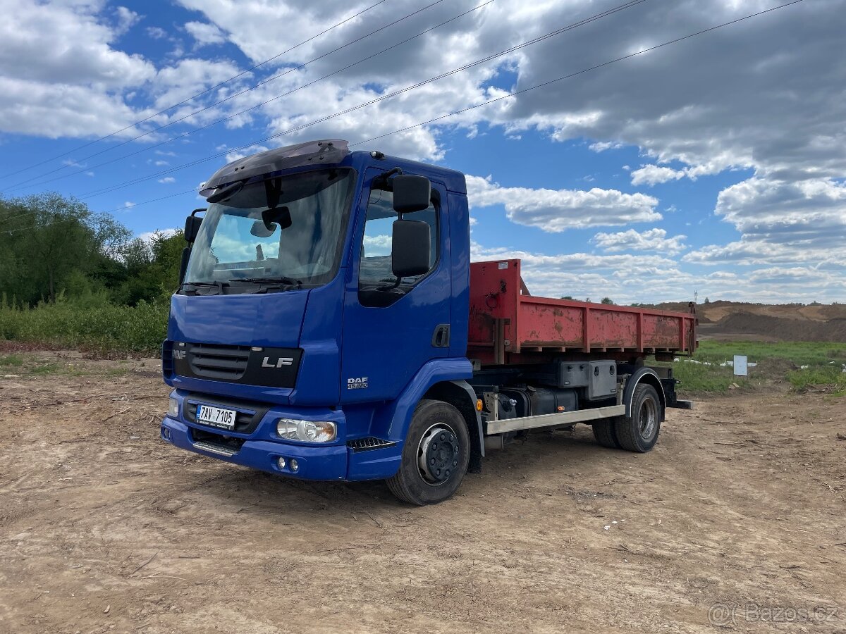 Daf lf 45.220 12tun, hákový nosič kontejneru + kontejner