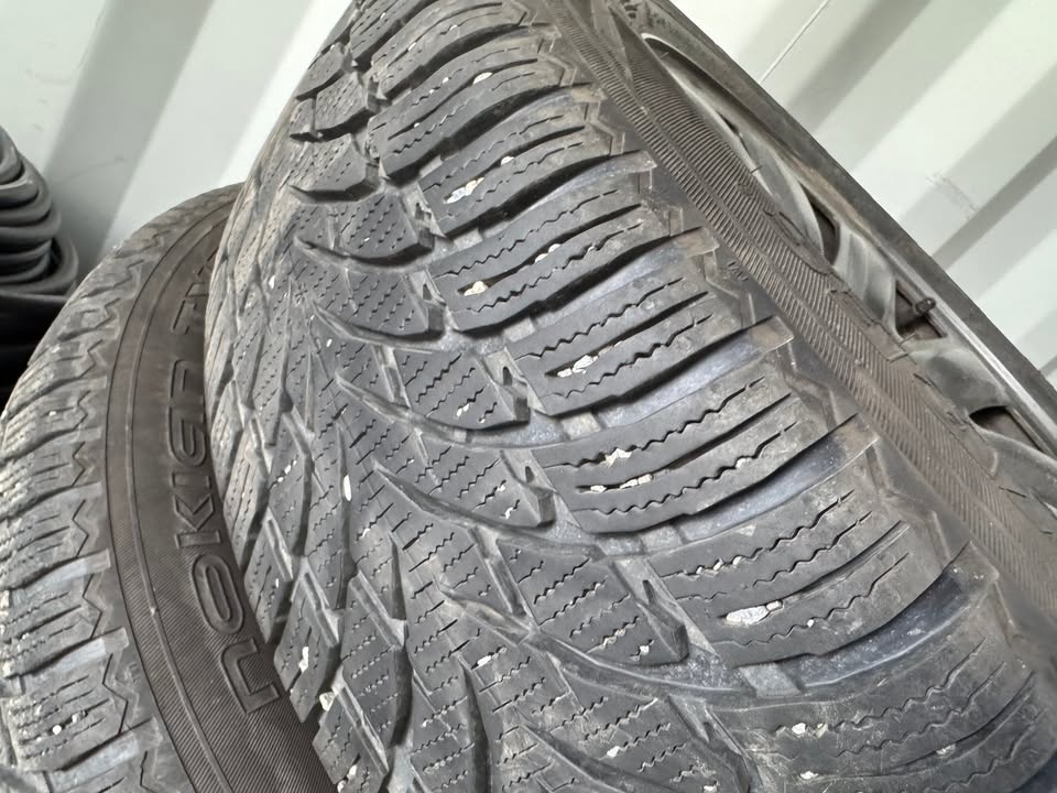 Zimní obutí Nokian WR4 215/65R17