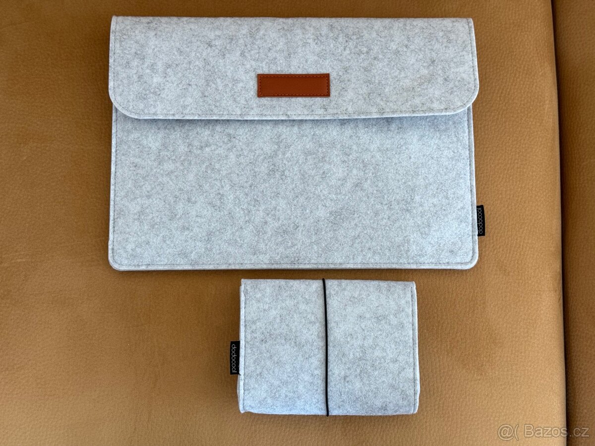 Pouzdro na notebook + taška na kabely