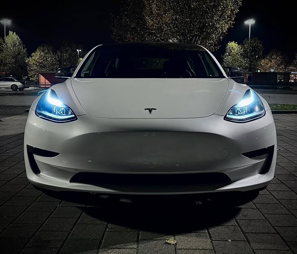 Tesla 3 SR+ 2023 IHNED K PŘEDÁNÍ