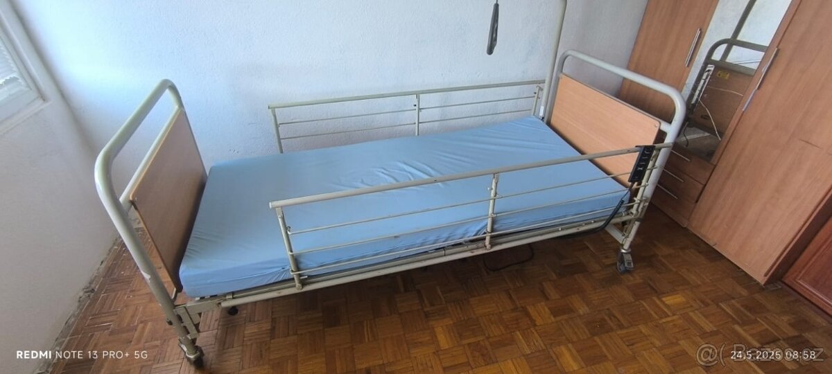 Elektrická polohovací postel
