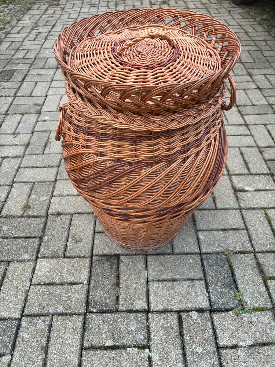 Proutěný koš na prádlo