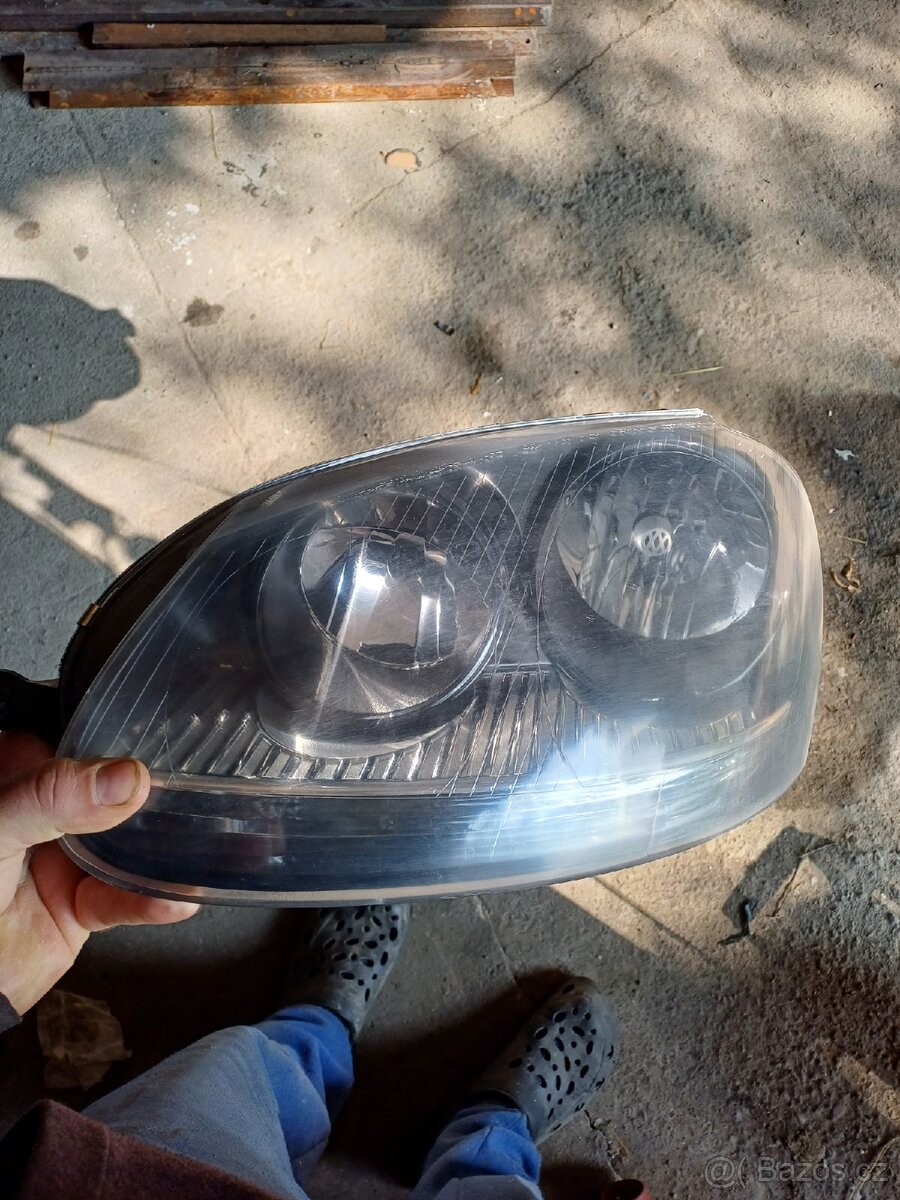 Levý přední světlo golf 5