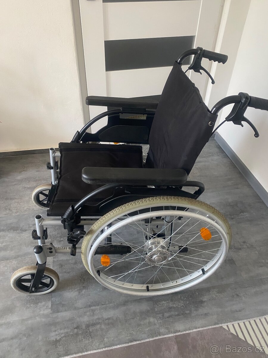 Prodám invalidní vozík Breezy model Parix2