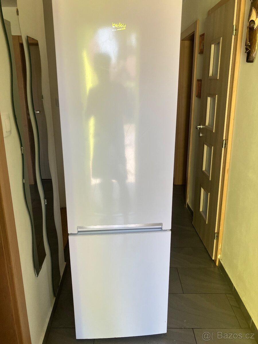 Lednice s mrazákem Beko