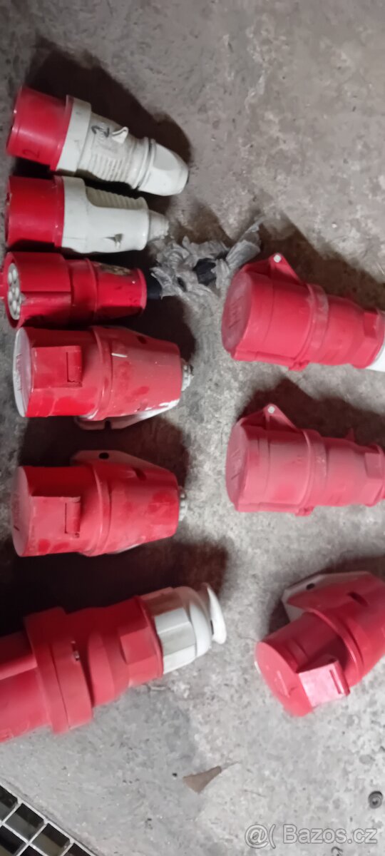 400V